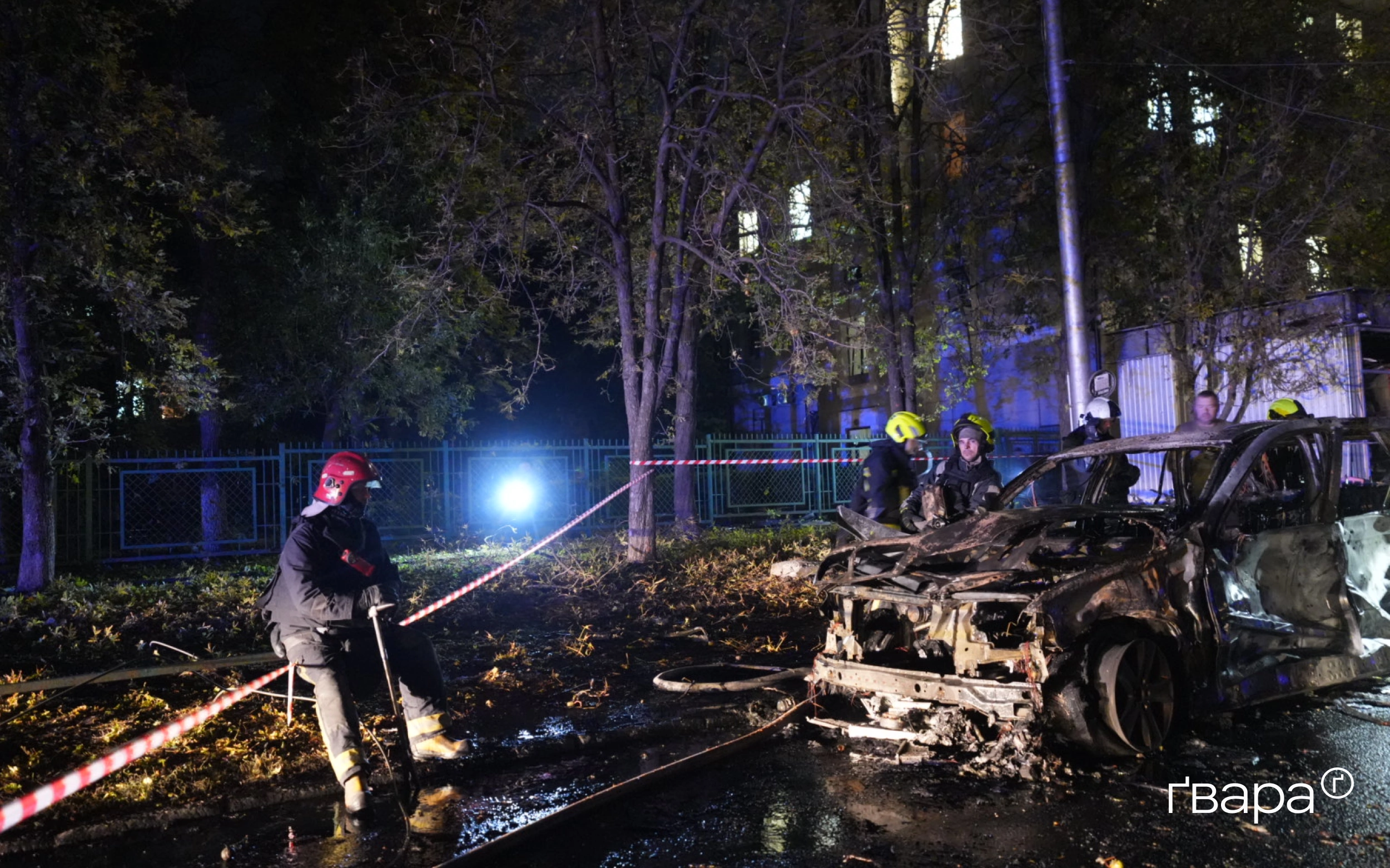 зображення до посту: «Вся палата у крові»: росіяни влучили керованою авіабомбою поблизу обласної лікарні у Харкові — фоторепортаж