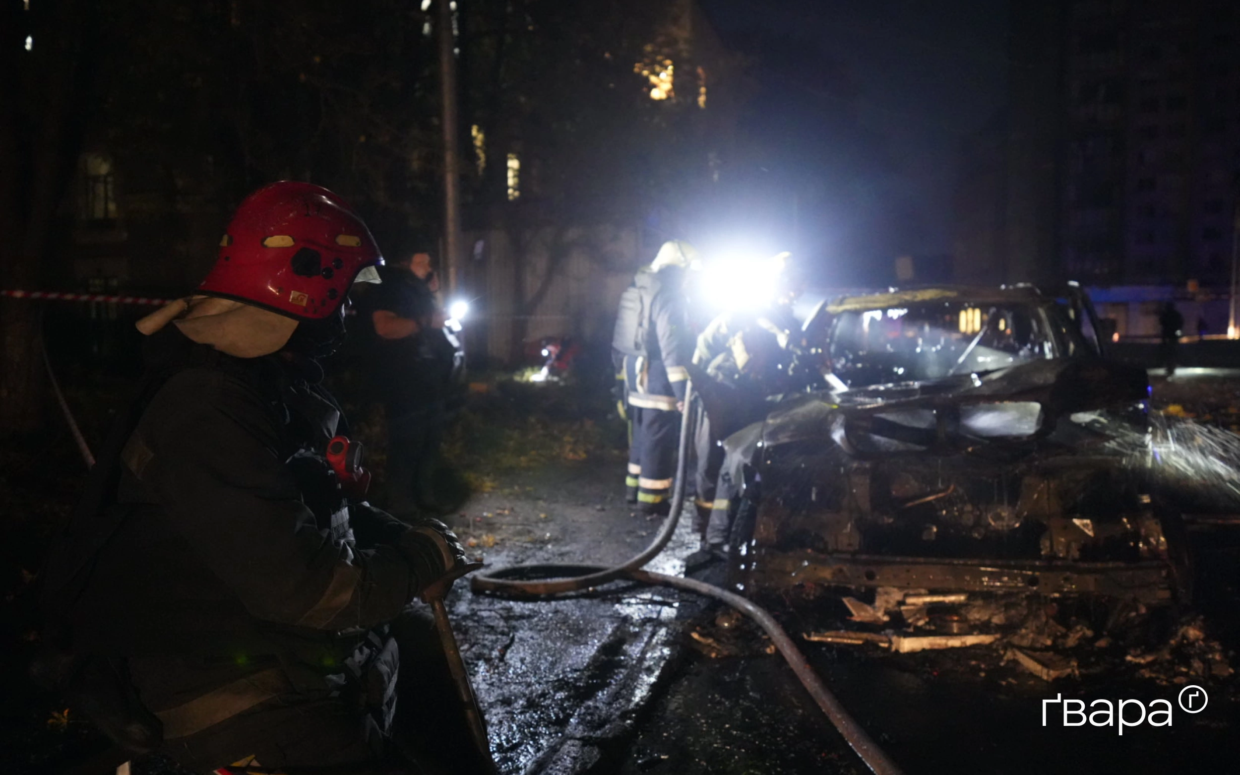 зображення до посту: «Вся палата у крові»: росіяни влучили керованою авіабомбою поблизу обласної лікарні у Харкові — фоторепортаж