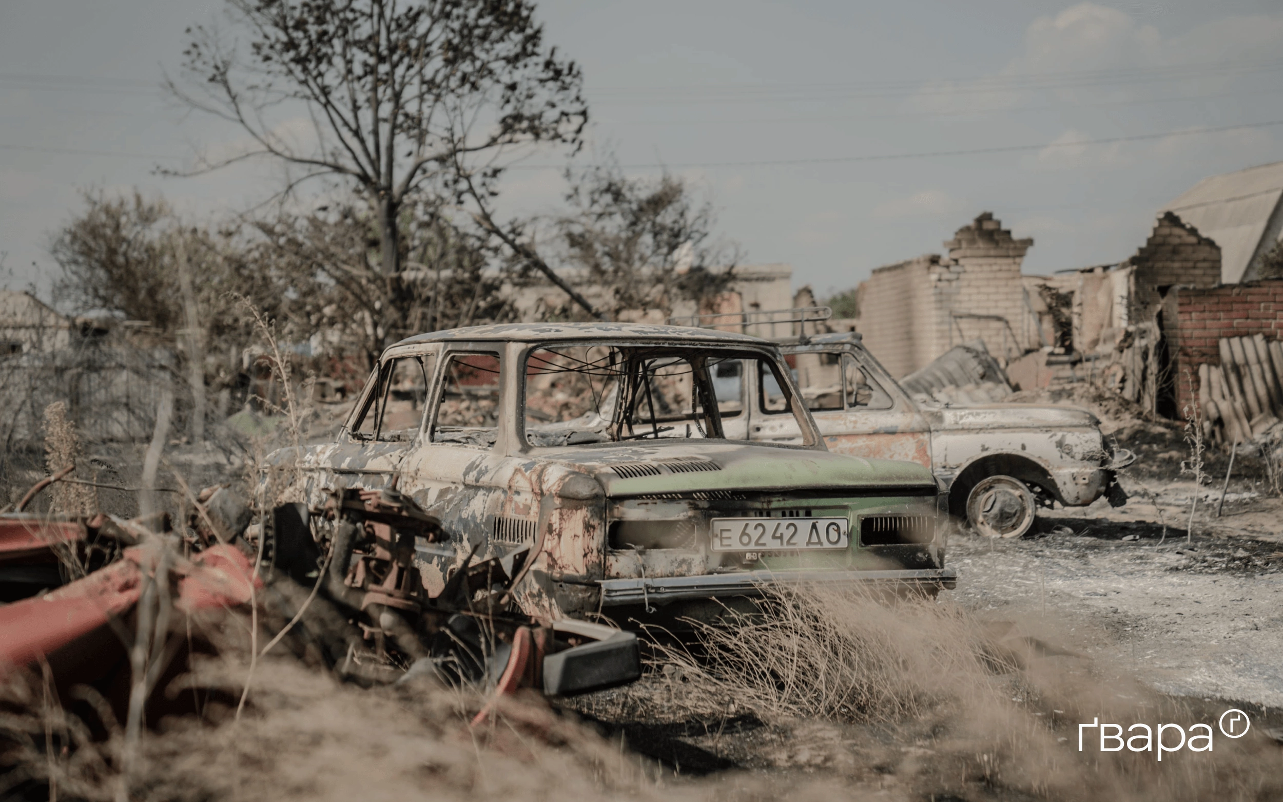 зображення до посту: «Переночуємо у сусідів, у них будинок уцілів»: наслідки масштабної пожежі в Студенці — фоторепортаж