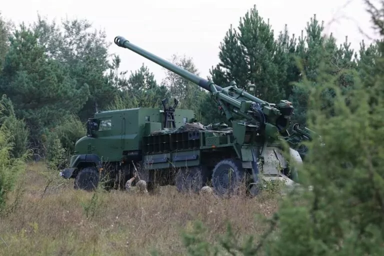 Russian military conducts 10 assaults on Kupiansk axis, clashes with Ukrainian troops in settlements near Oskil River