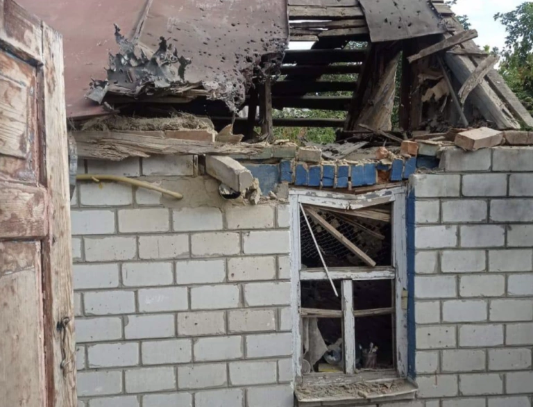 Обстріл на Харківщині: РФ вдарила по Руській Лозовій, є поранений