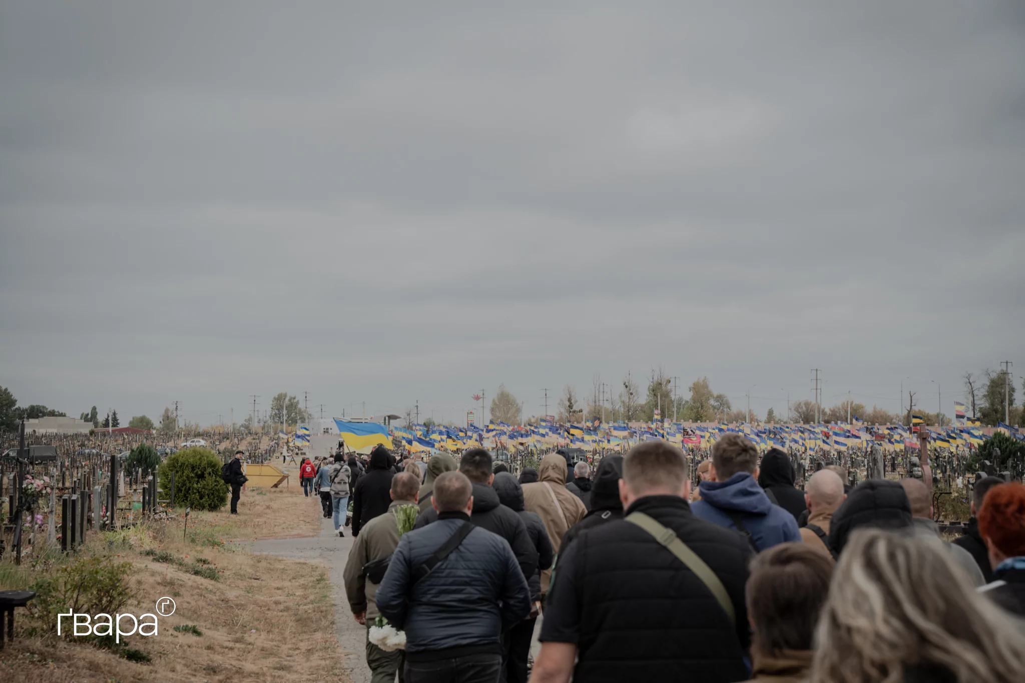 зображення до посту: У Харкові попрощалися з волонтером Тиграном Галустяном — фоторепортаж