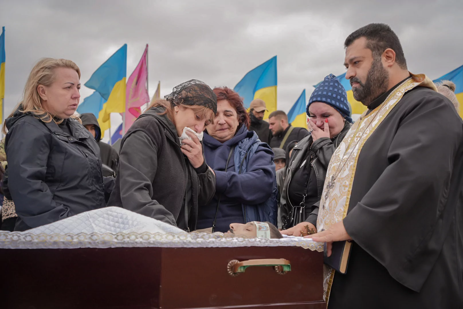 зображення до посту: In photos: Kharkiv mourns volunteer Tyhran Halustian, who was killed by Russian FPV drone during evacuation 