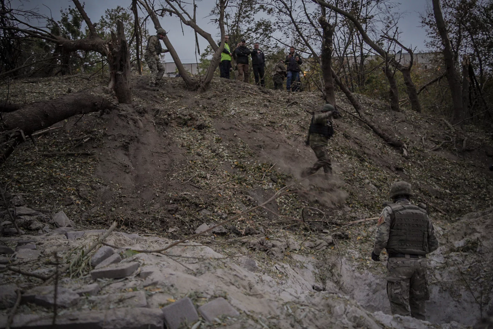 зображення до посту: In photos: Russians dropped bomb on Kharkiv, killed 2, injured 5 people
