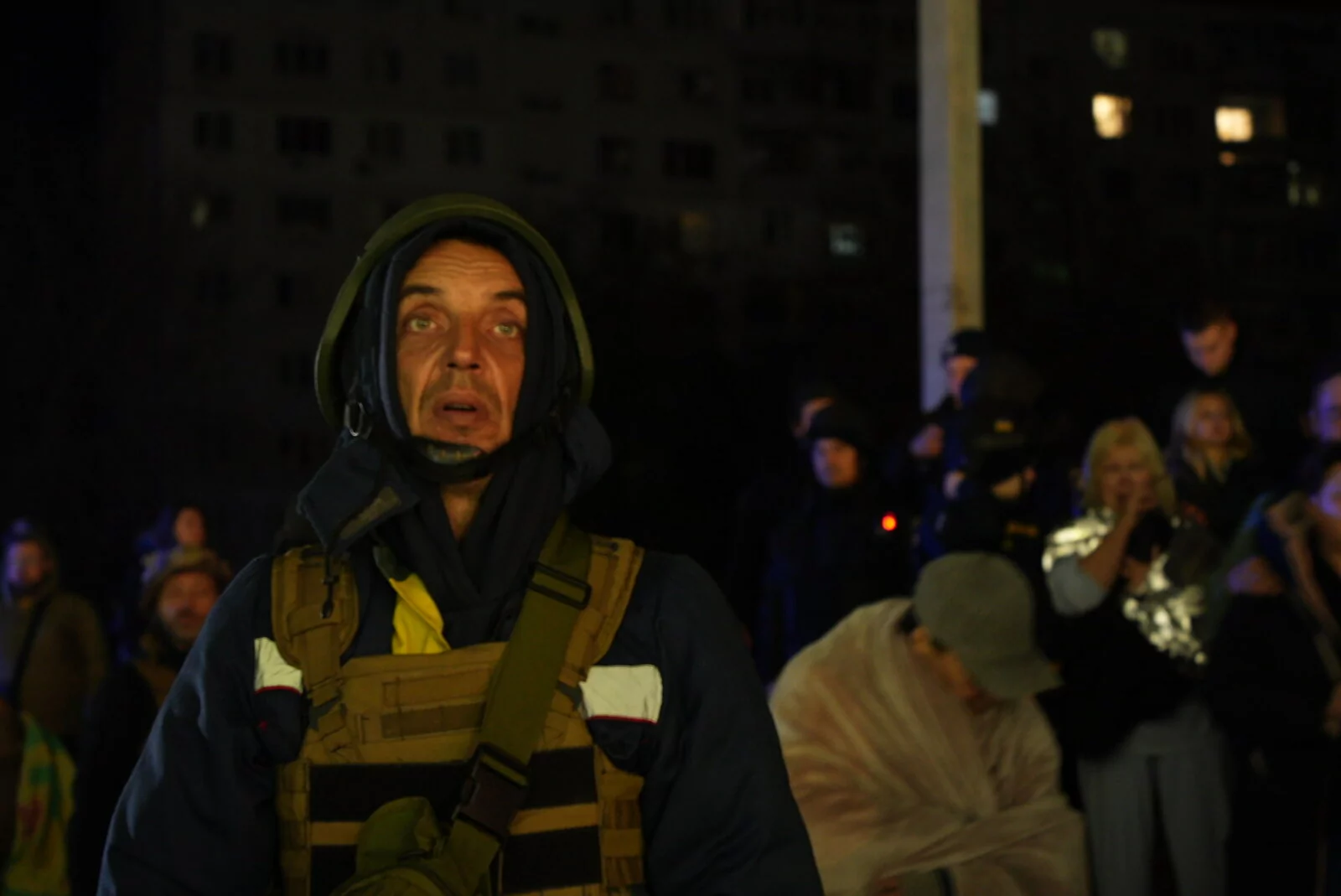 Rescue working in the aftermath of Russian glide bomb attack on residential building in Kharkiv on October 30, 2024 / Photo: Ivan Samoilov, Gwara Media