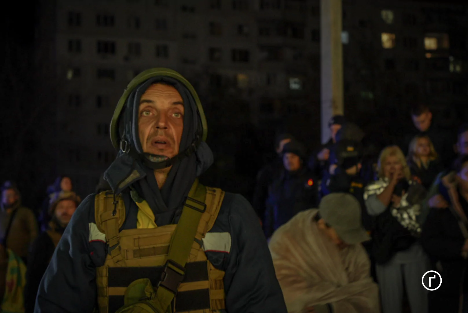 зображення до посту: Російський ФАБ-500 влучив у багатоповерхівку в Харкові — фото