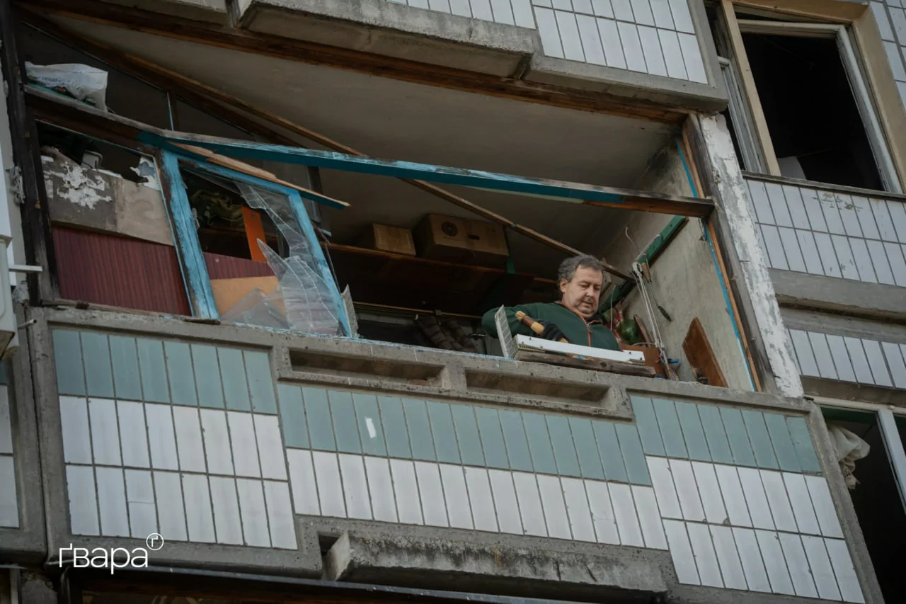 зображення до посту: Пʼять квартир зруйновано повністю: який має вигляд пошкоджений будинок Харкова після нічного обстрілу