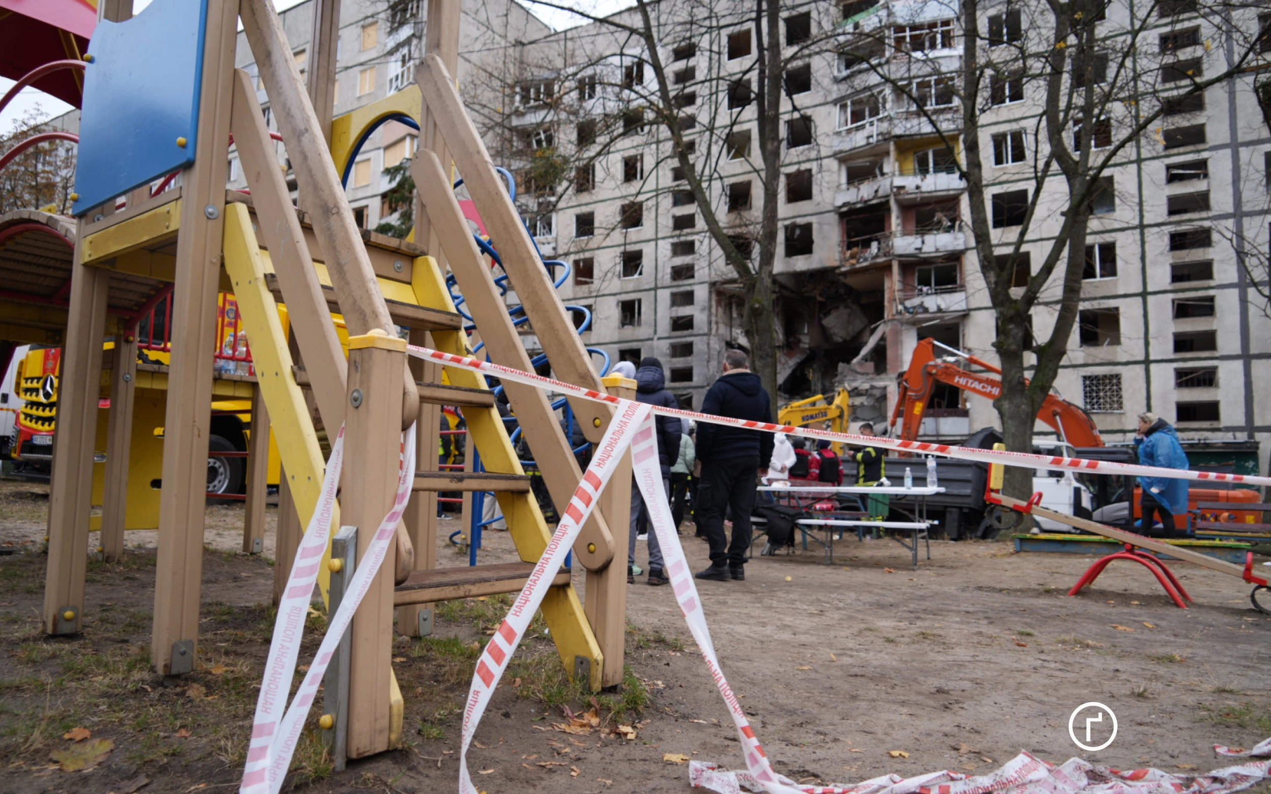 зображення до посту: Рятувальники продовжують пошук людей під завалами: багатоповерхівка у Харкові на наступний день після обстрілу