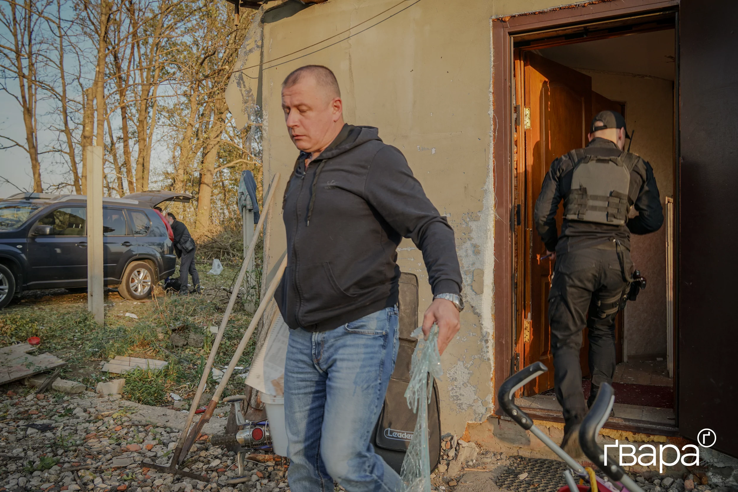 зображення до посту: «Діти після влучання не розмовляють»: росіяни влучили поруч з будинком у Черкаській Лозовій