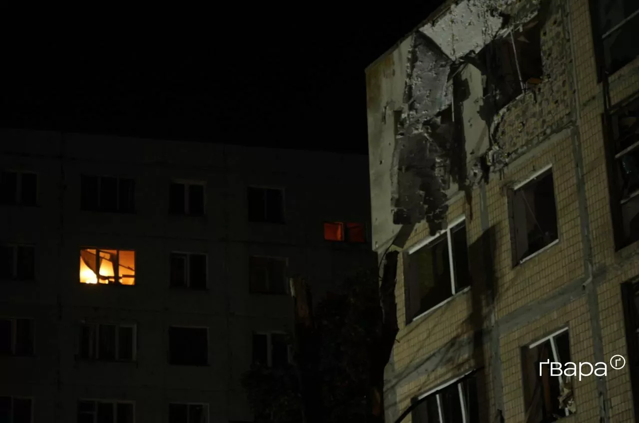 зображення до посту: Російський КАБ влучив у багатоповерхівку в Харкові: 12 людей поранено — фоторепортаж