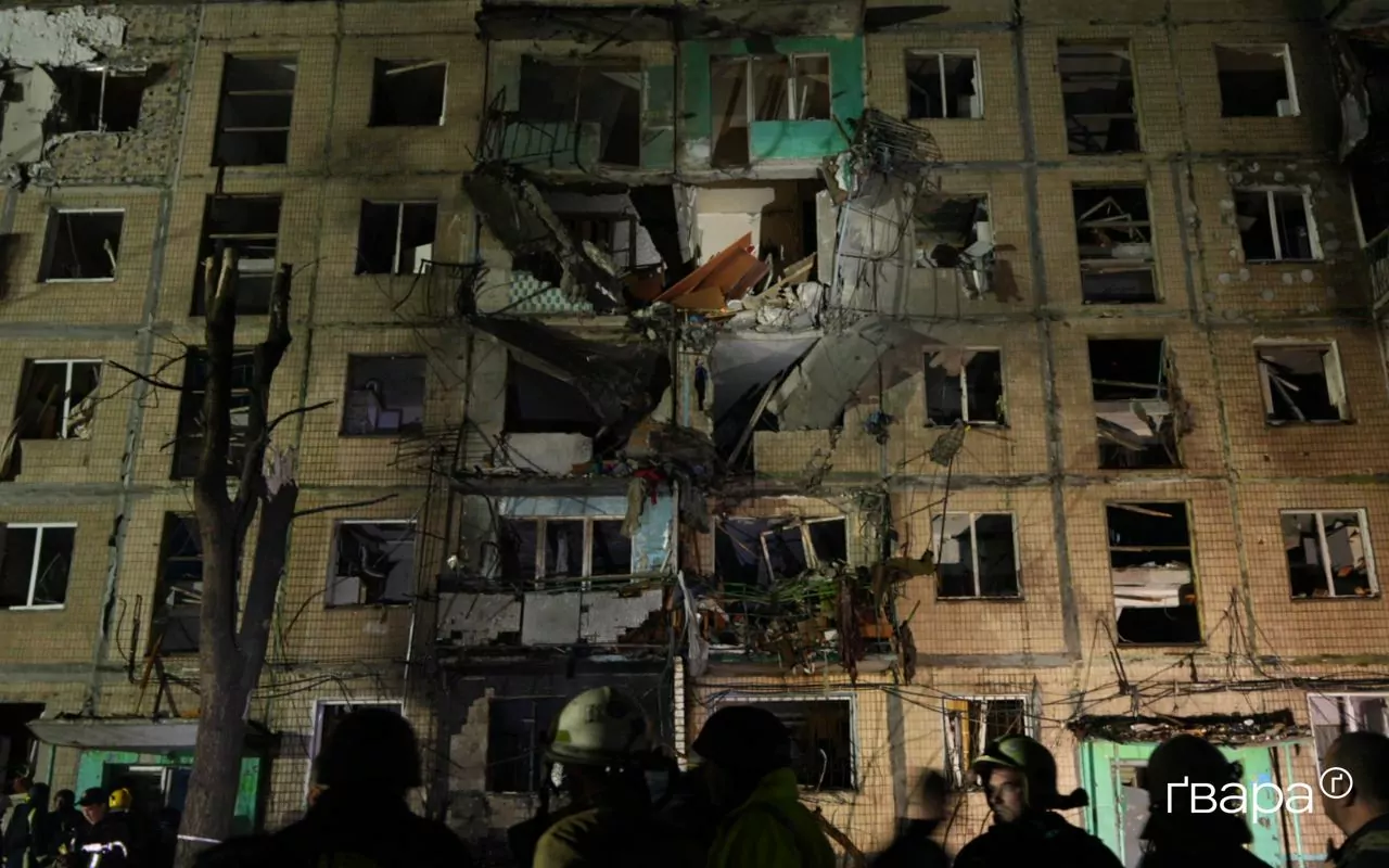 зображення до посту: Російський КАБ влучив у багатоповерхівку в Харкові: 12 людей поранено — фоторепортаж