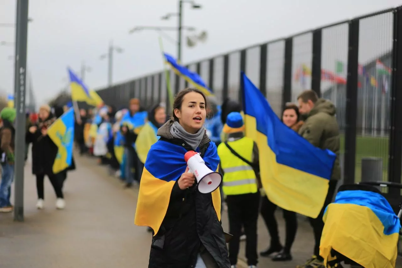 Олена Кужим та інші українці під час одного з мітингів у Брюсселі. Фото надала героїня матеріалу