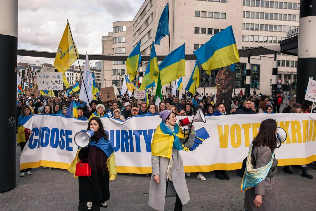 Олена Кужим та інші українці під час одного з мітингів у Брюсселі. Фото надала героїня матеріалу