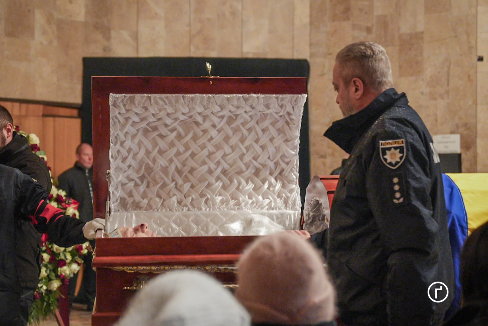 зображення до посту: В Харкові попрощалися з поліцейським Андрієм Матвієнком — фото