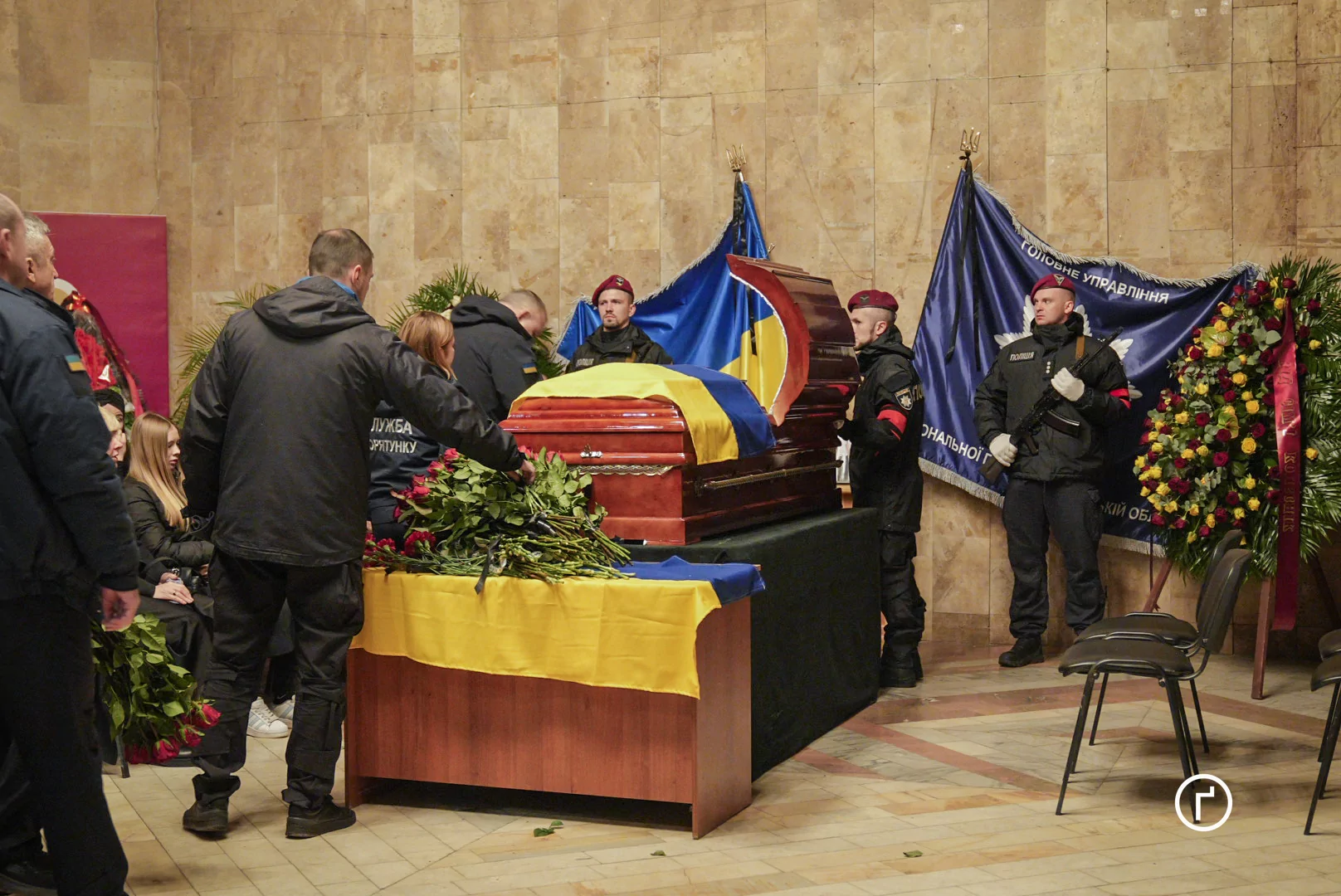 зображення до посту: В Харкові попрощалися з поліцейським Андрієм Матвієнком — фото