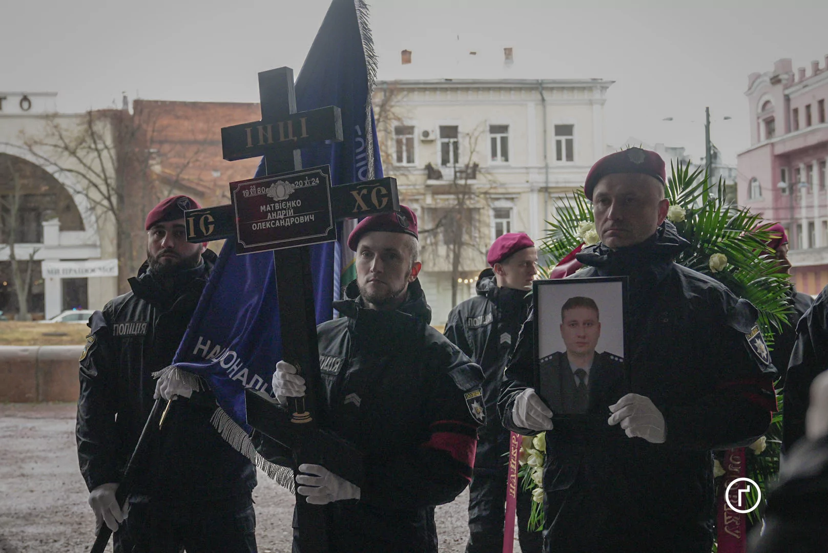 зображення до посту: В Харкові попрощалися з поліцейським Андрієм Матвієнком — фото