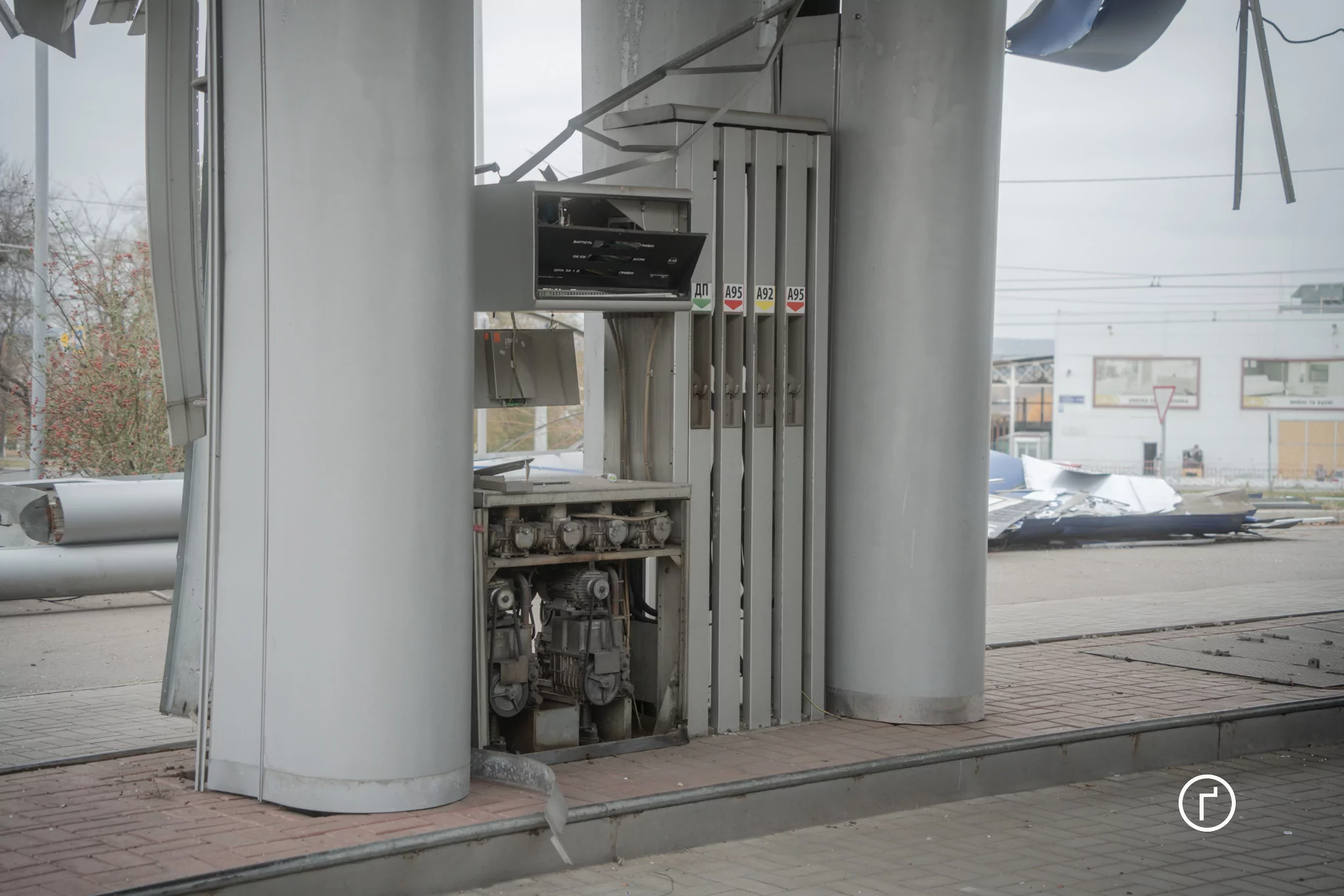 зображення до посту: Наслідки обстрілу Харкова авіабомбою «Гром-Е1» — фото