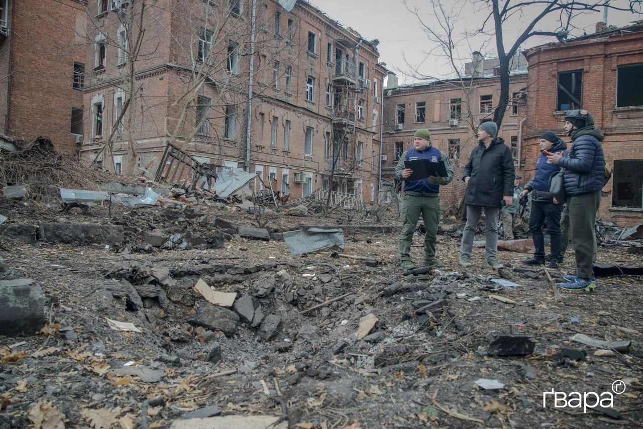 зображення до посту: Понад 20 людей постраждали: наслідки російських ракетних влучань по центру Харкова