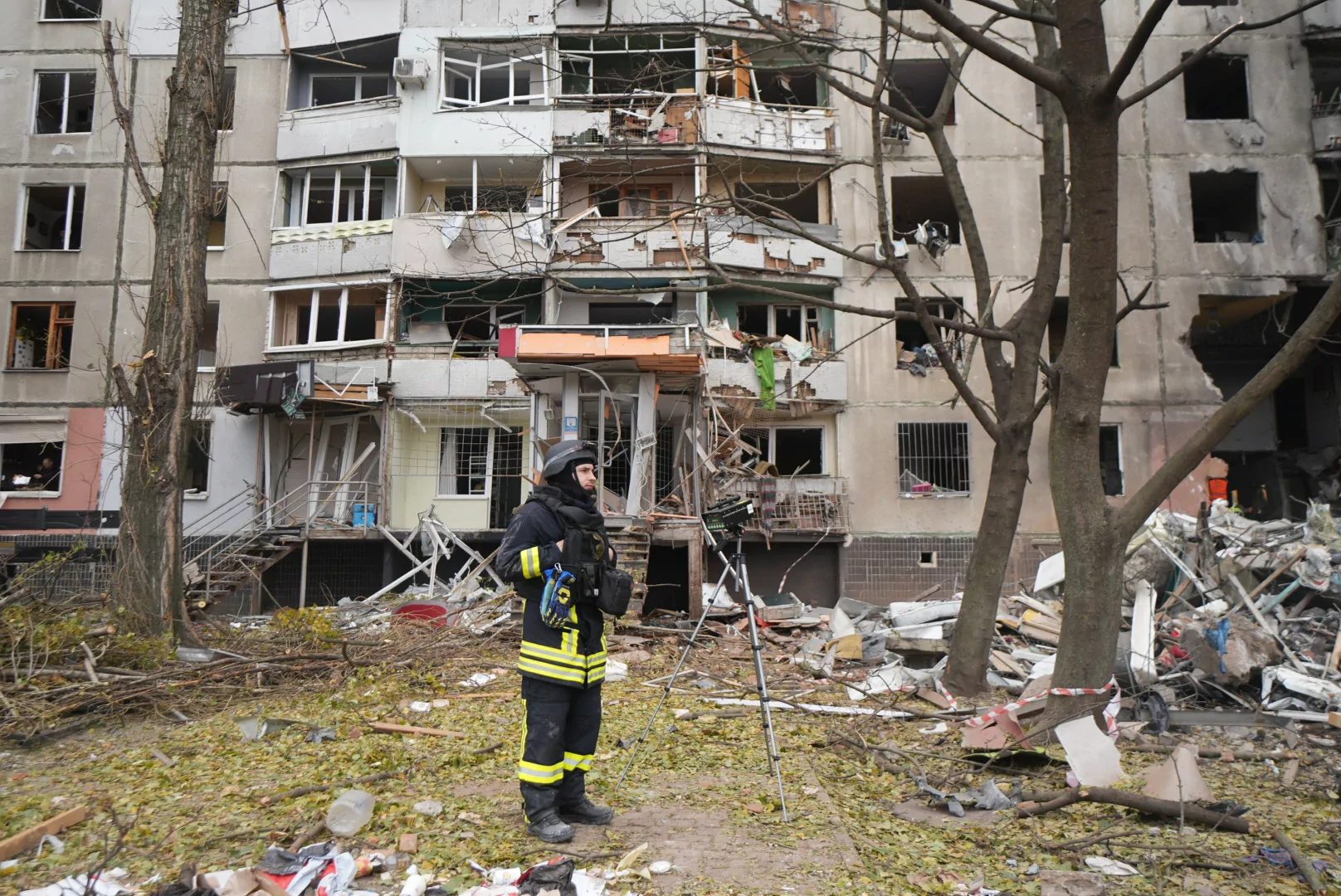 зображення до посту: In photos: Russia attacked Kharkiv with bombs three times last night, injured 25, including 4 children