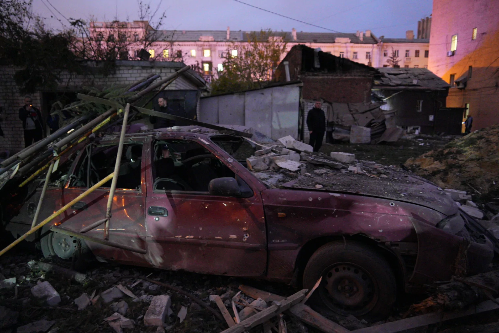 зображення до посту: In photos: Russian missile attack on Kharkiv killed 1, injured 40, including 30 police workers 