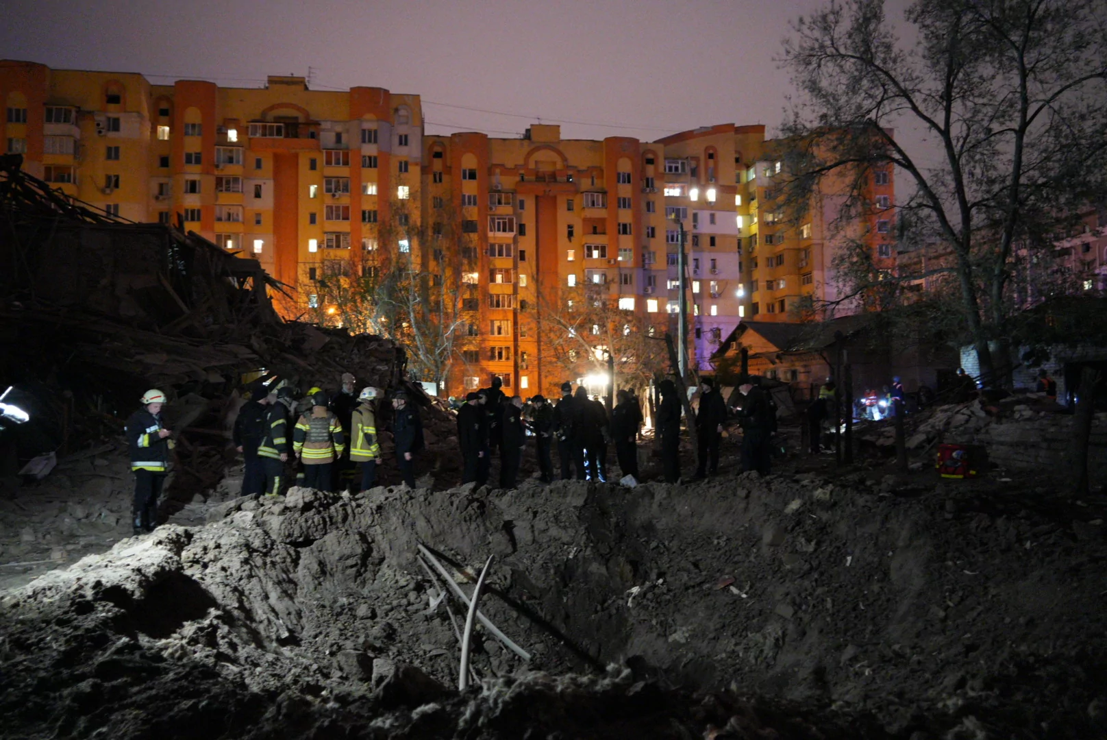 зображення до посту: In photos: Russian missile attack on Kharkiv killed 1, injured 40, including 30 police workers 