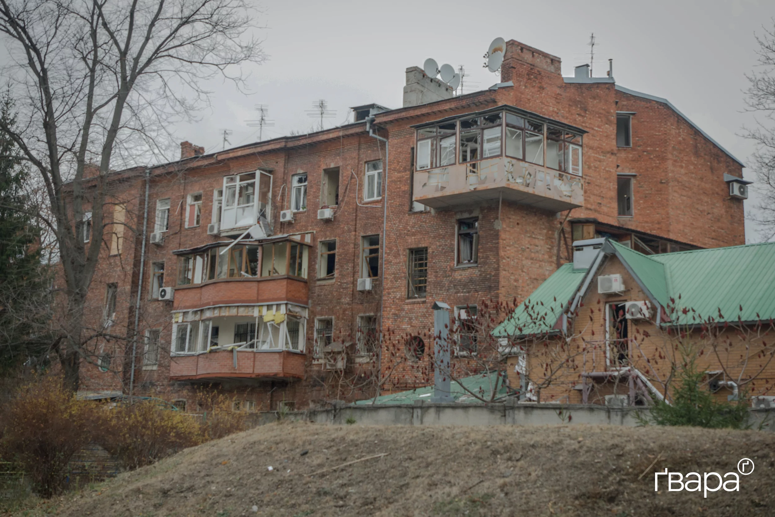 зображення до посту: Понад 20 людей постраждали: наслідки російських ракетних влучань по центру Харкова