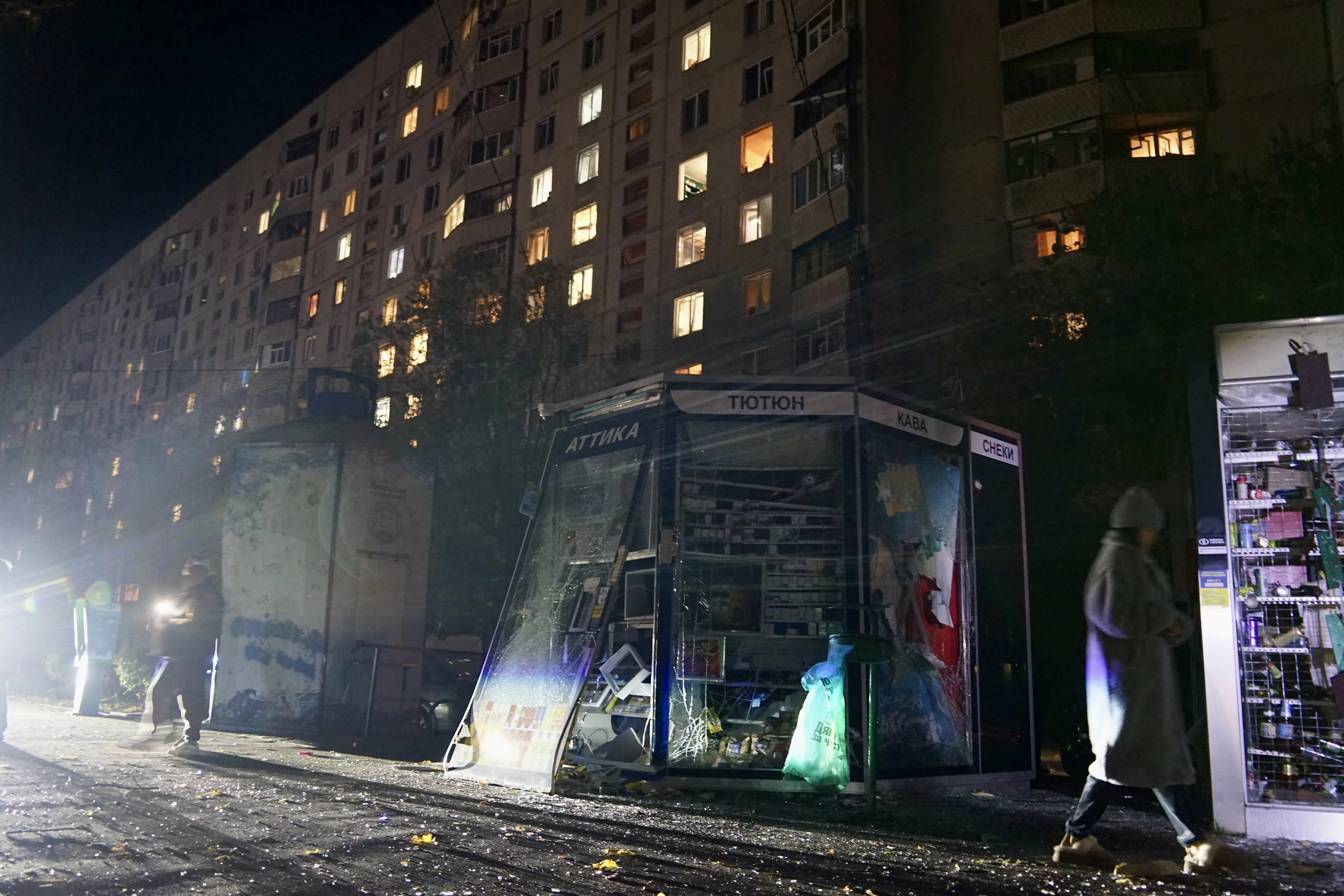 зображення до посту: In photos: Russians dropped bombs on Kharkiv, injuring 15, damaging supermarket
