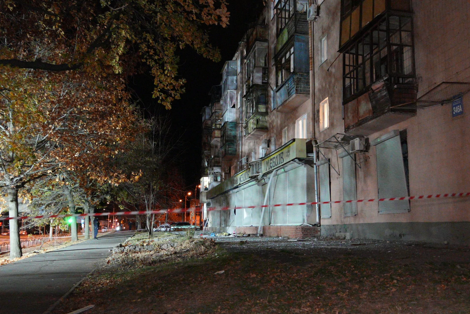 зображення до посту: In photos: Russian drone damages residential building in Kharkiv, injuring 3