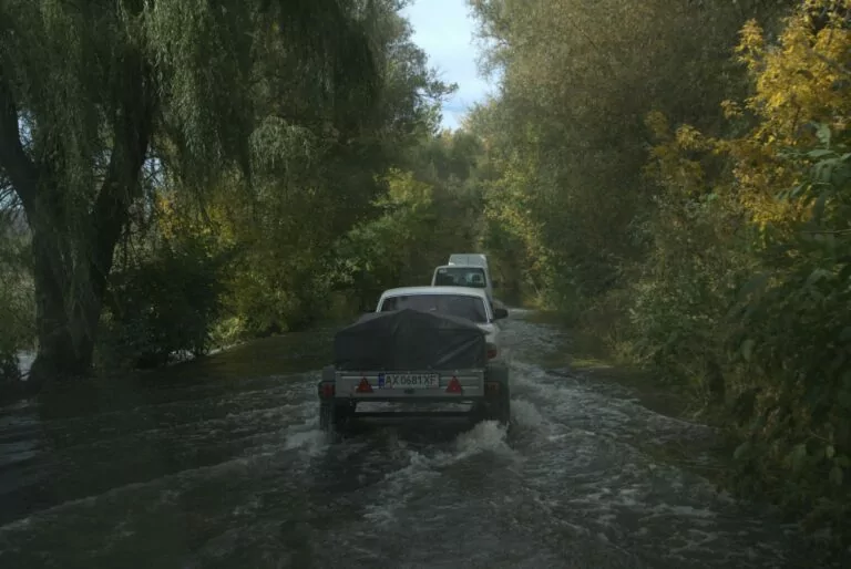 Russian strikes complicate logistics on left bank of Oskil river in Kharkiv region, military says 