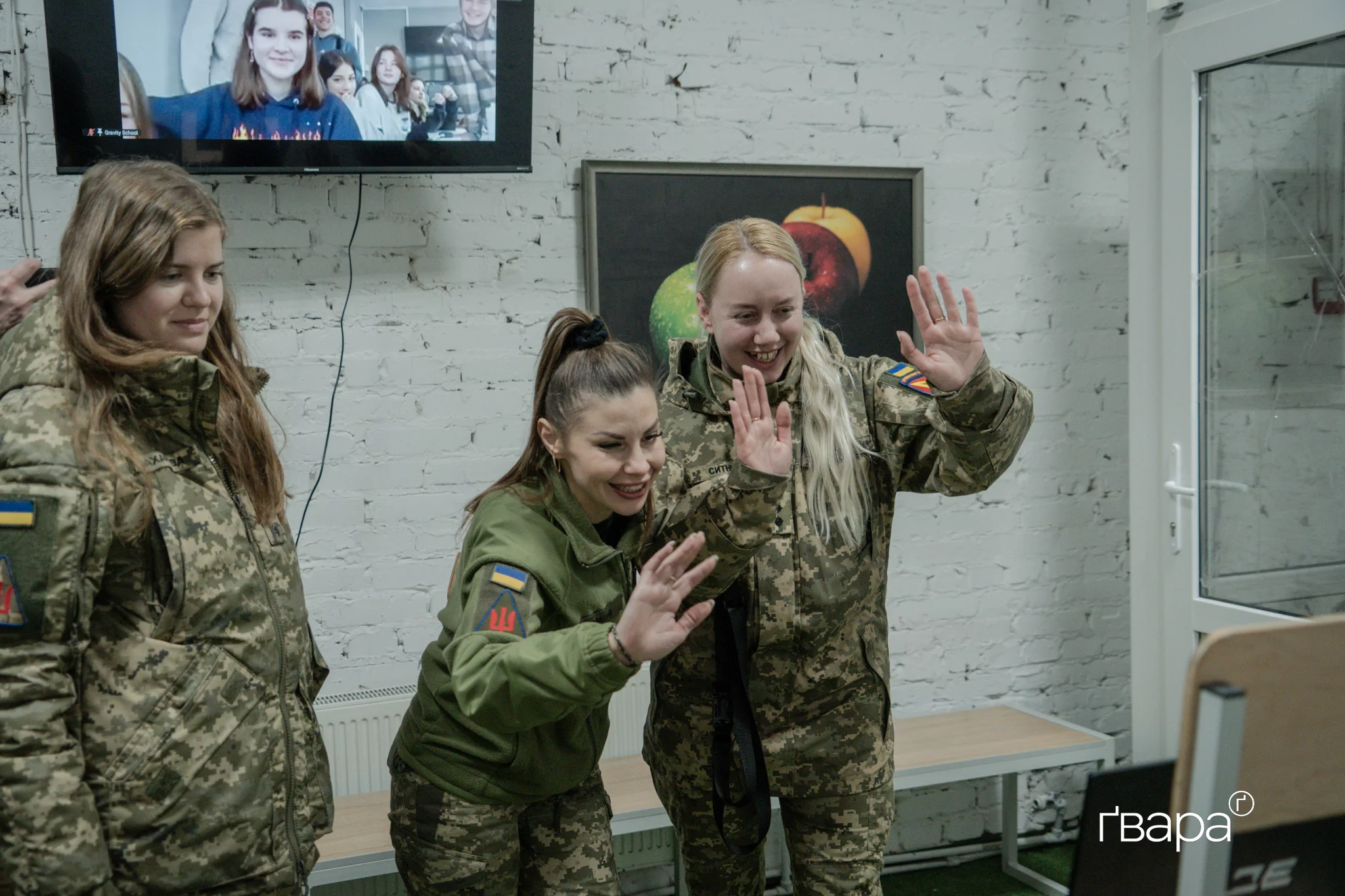 зображення до посту: «Найбільше хочу повернутися до Харкова»: українські учні з-за кордону привітали захисників у день ЗСУ