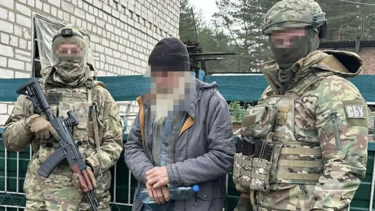 СБУ затримала чоловіка, який, ймовірно, відновлював росіянам зв’язок на залізниці у Куп’янському районі
