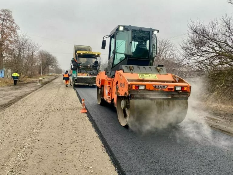 Відремонтували пʼять кілометрів доріг від Куп’янська до Борової
