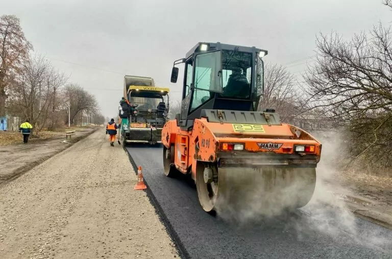 Відремонтували пʼять кілометрів доріг від Куп’янська до Борової