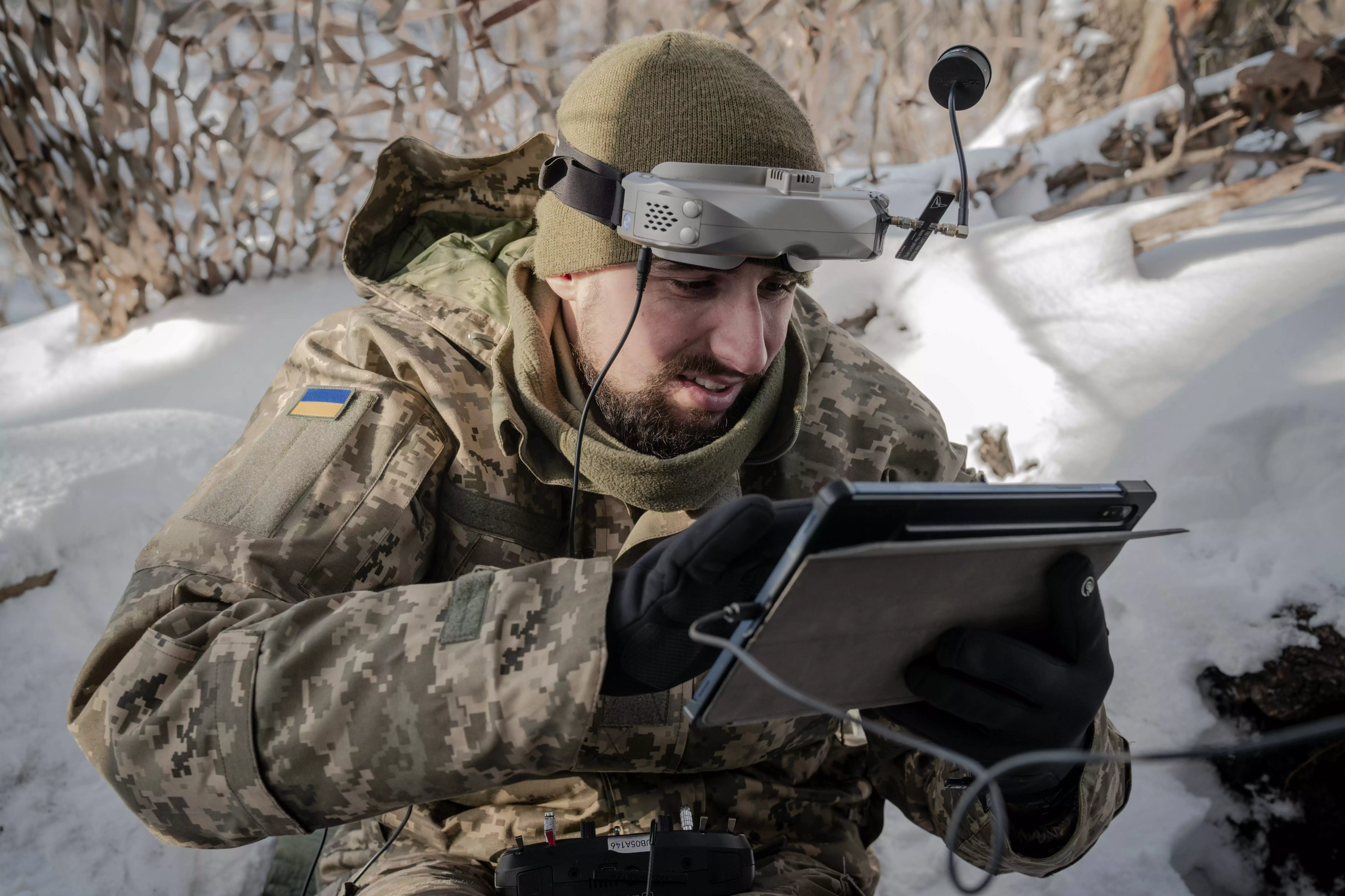 Боєць батальйону ударних БпАК «Ахілес» під час виконання бойового завдання на позиціях в Донецькій області січень 2024 /Фото: Денис Клименко, Ґвара Медіа