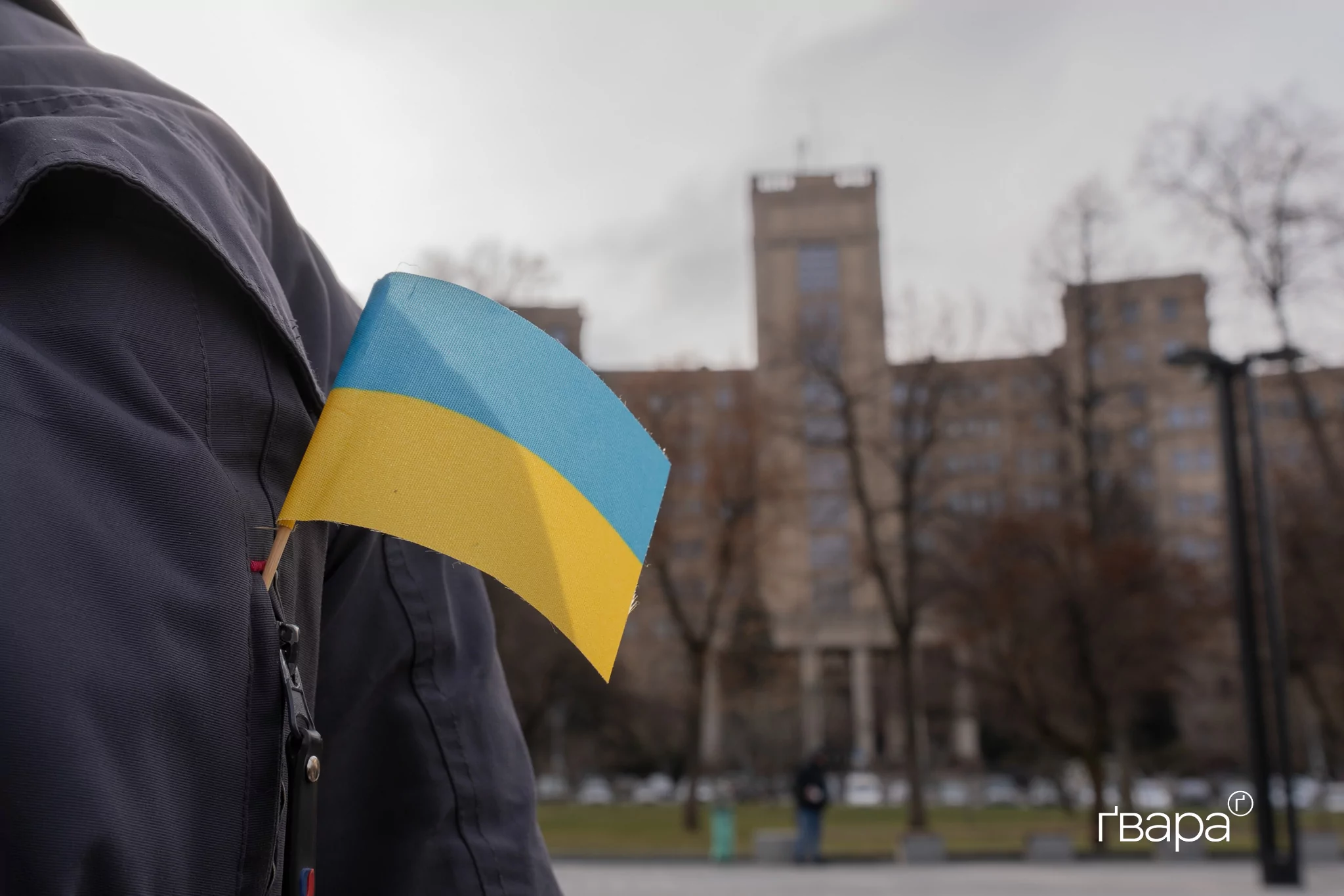 зображення до посту: У Харкові біля Держпрому розгорнули український прапор на честь Дня Соборності — фото