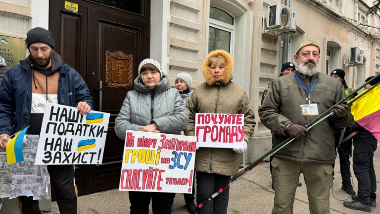 У Змієві вимагають перенаправити кошти виділені міськрадою на ЗМІ на допомогу ЗСУ: відповідь мера
