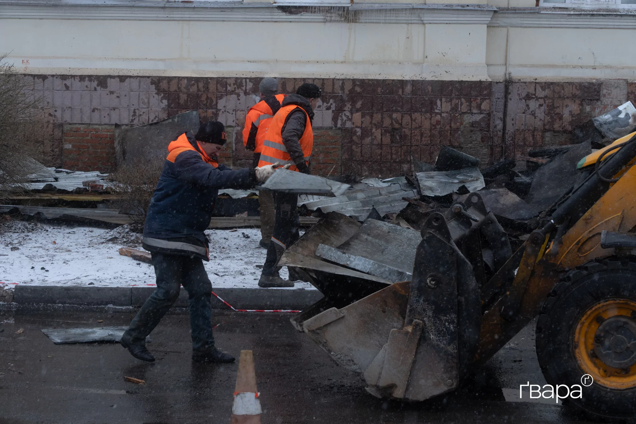 Наслідки влучання БпЛА у Салтівському районі 5 лютого / Фото: Любов Ємець, Ґвара Медіа