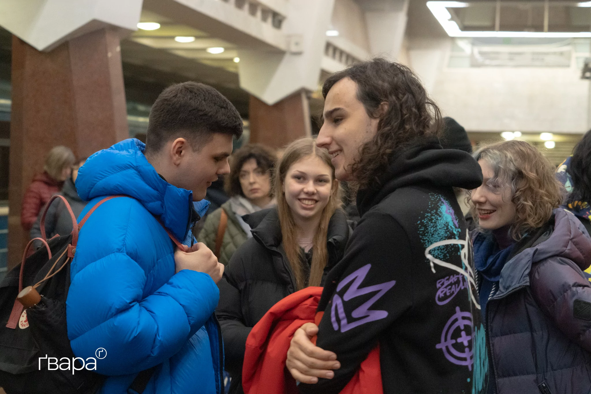 зображення до посту: Сергій Жадан провів безоплатний концерт у харківському метро — фото