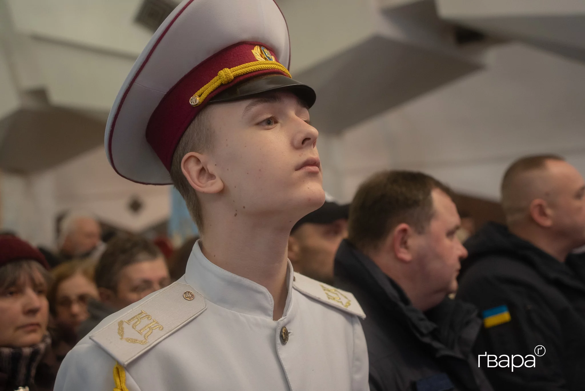 У Харкові на річницю повномасштабного вторгнення вшанували пам’ять загиблих військових / Фото: Любов Ємець, Ґвара Медіа