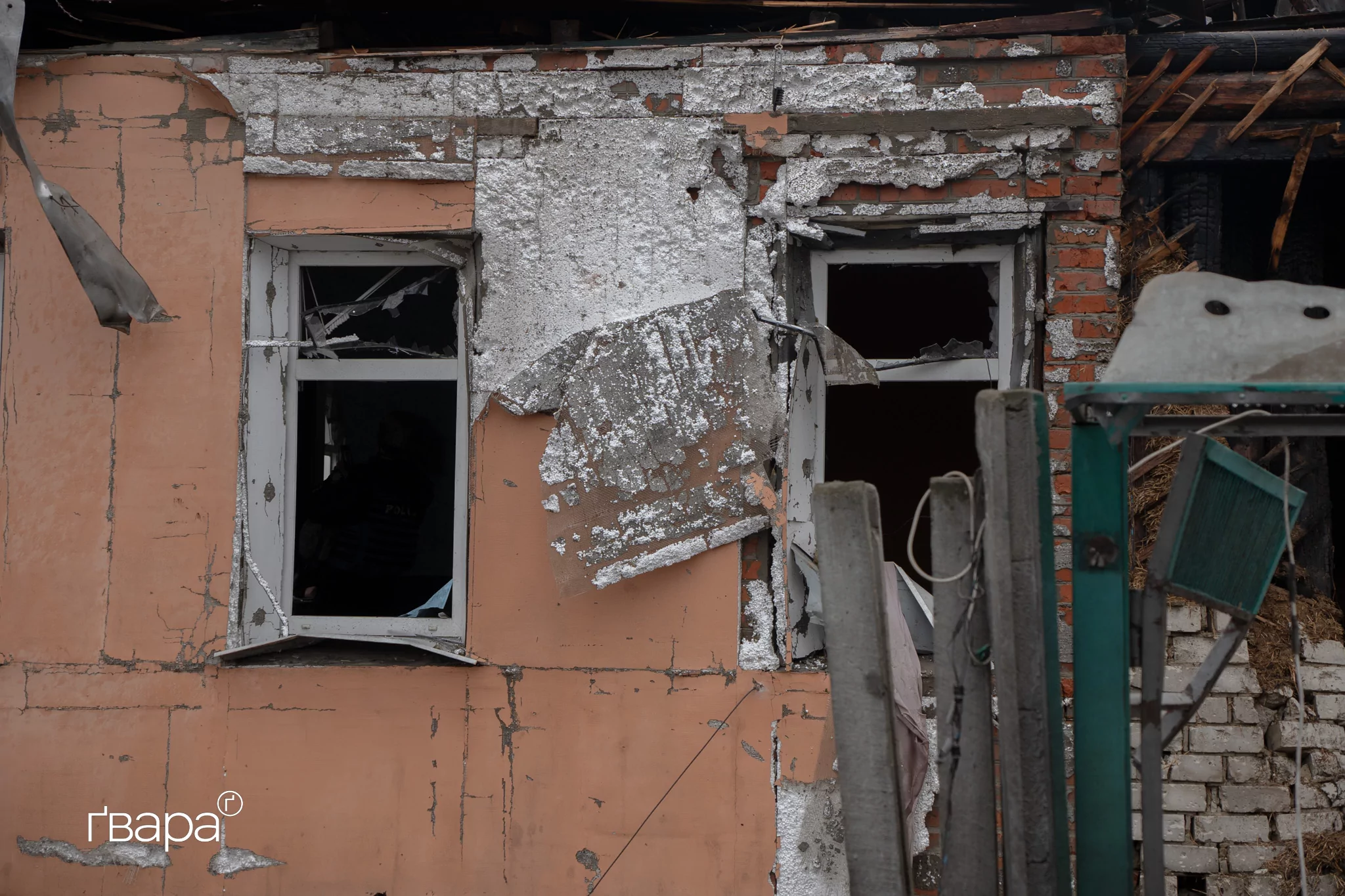 зображення до посту: «Вибило все скло»: наслідки удару російського «Шахеда» по Холодногірському району Харкова — фото
