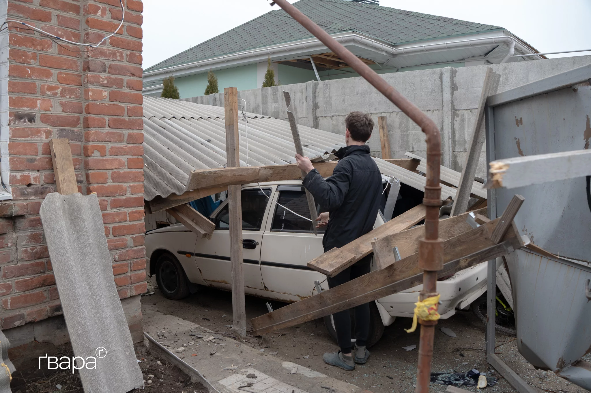 зображення до посту: «Вибило все скло»: наслідки удару російського «Шахеда» по Холодногірському району Харкова — фото