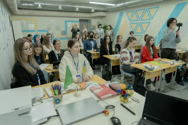 Терехов розповів, звідки беруть кошти на будівництво підземних шкіл у Харкові