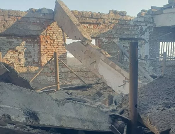 На Харківщині внаслідок обстрілів РФ частково зруйнована ферма