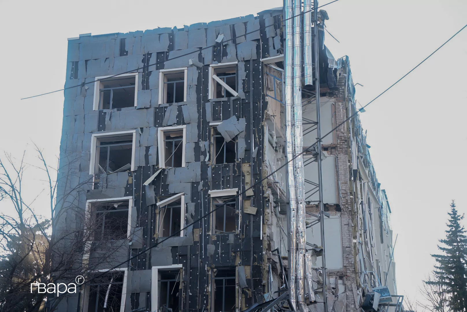 Ізюмська міська рада після обстрілу Ізюма 4 лютого 2025 / Фото: Любов Ємець, Ґвара Медіа