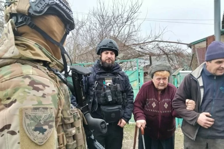 На Харківщині за добу евакуювали майже півсотню людей, серед них є діти