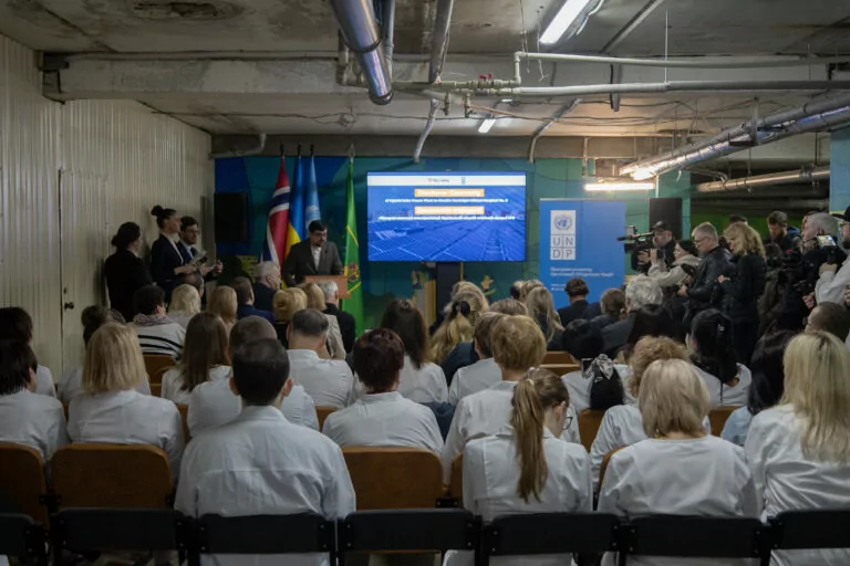 Фото: У Харкові кардіологічна лікарня отримала сонячну станцію від уряду Норвегії