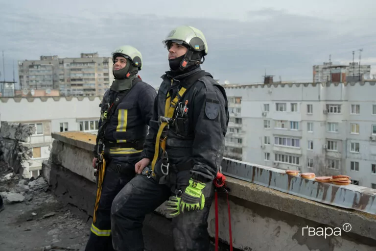 Росіяни повторно вдарили по місцю влучання у Харкові, коли там гасили пожежу — ДСНС