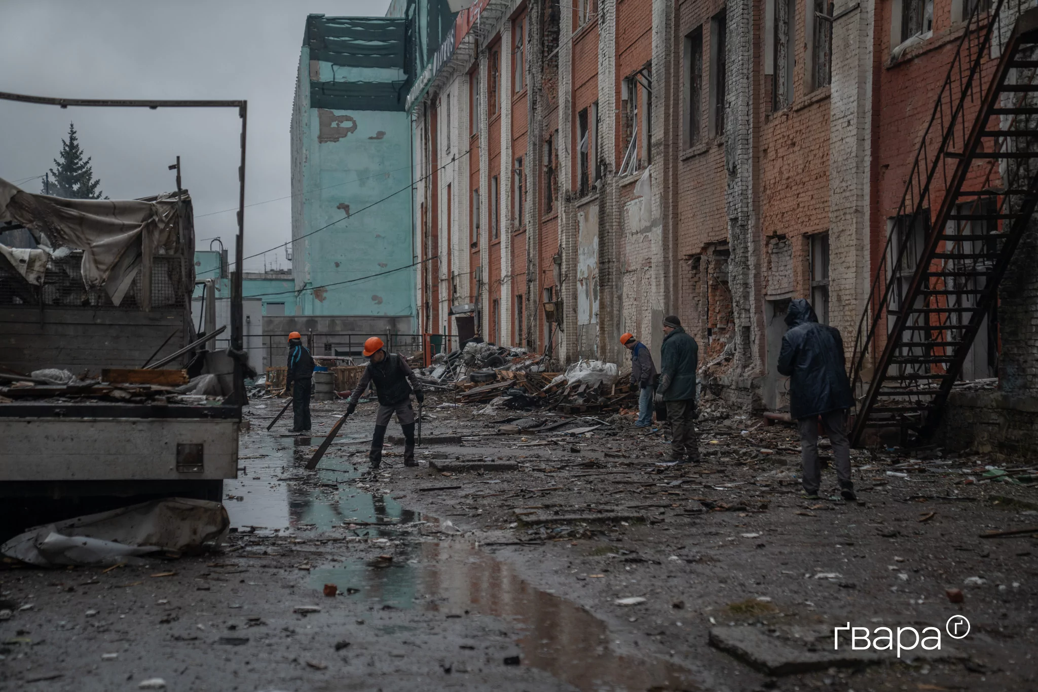 зображення до посту: ‎Наслідки масованого удару російських БпЛА ‎«Герань» по Харкову — фото 