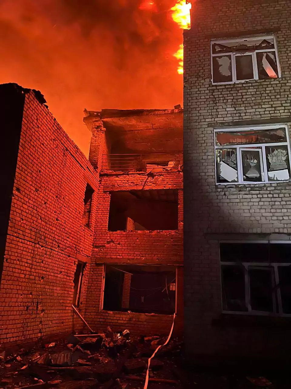 Обстріл лікарні в Золочеві у ніч на 14 березня / Фото: Віктор Коваленко