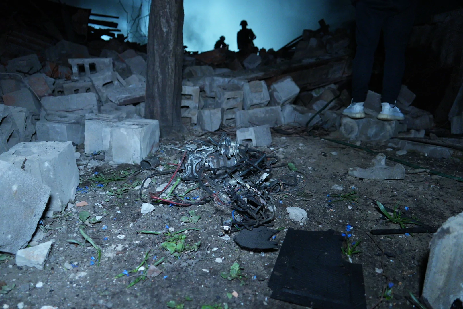 Debris in the aftermath of kamikaze drone impact in Kharkiv, after Russian mass strike on the city on March 26, 2025 / Photo: Liubov Yemets, Gwara Media